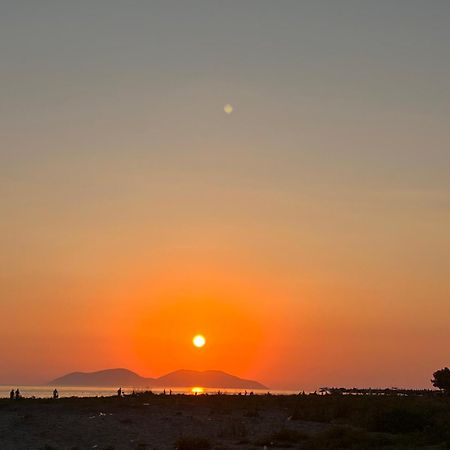 Soleil Apartment With Sunbed & Umbrella Vlorë 外观 照片