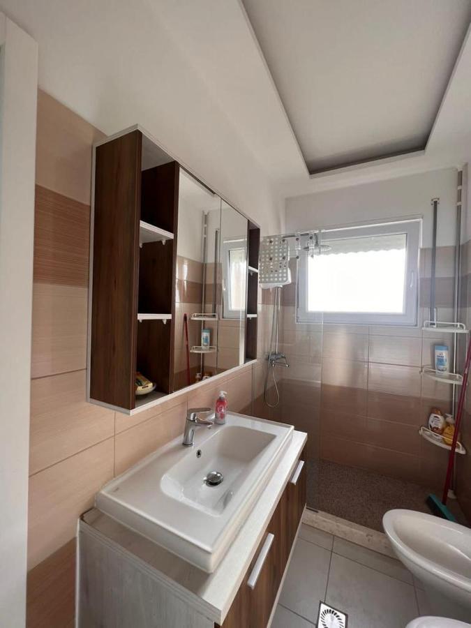 Soleil Apartment With Sunbed & Umbrella Vlorë 外观 照片
