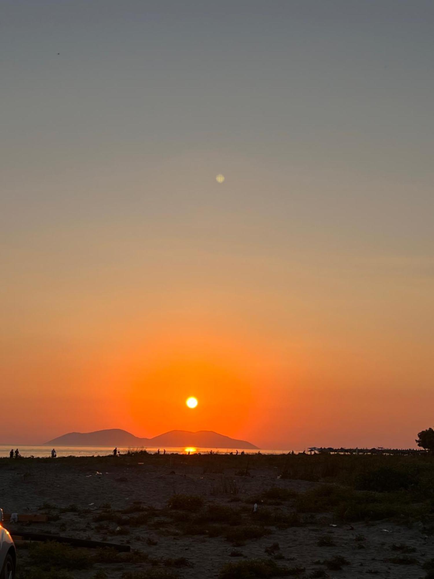 Soleil Apartment With Sunbed & Umbrella Vlorë 外观 照片